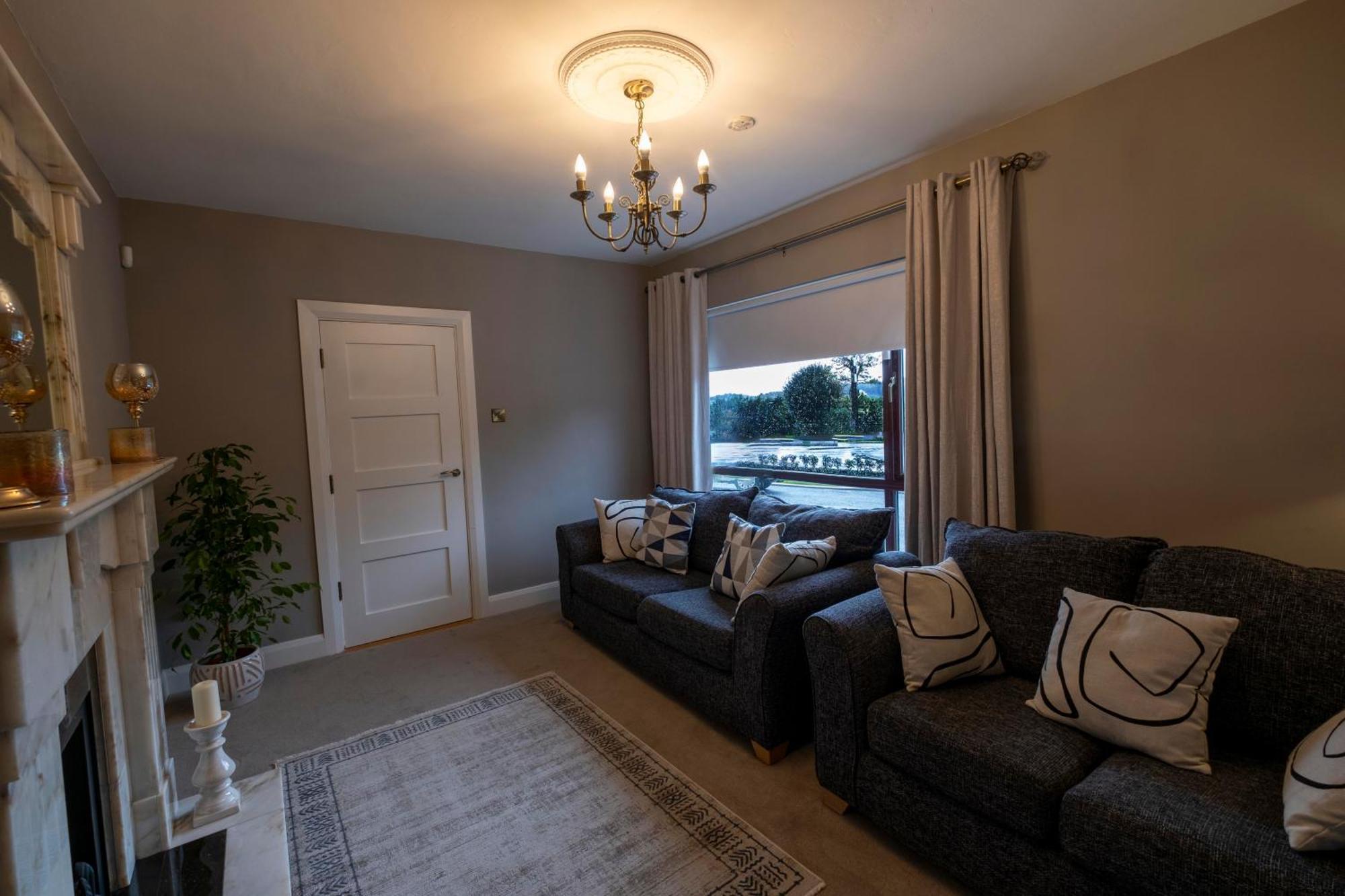 The Hillcrest, Luxury Accommodation In Castleblayney Town Екстер'єр фото