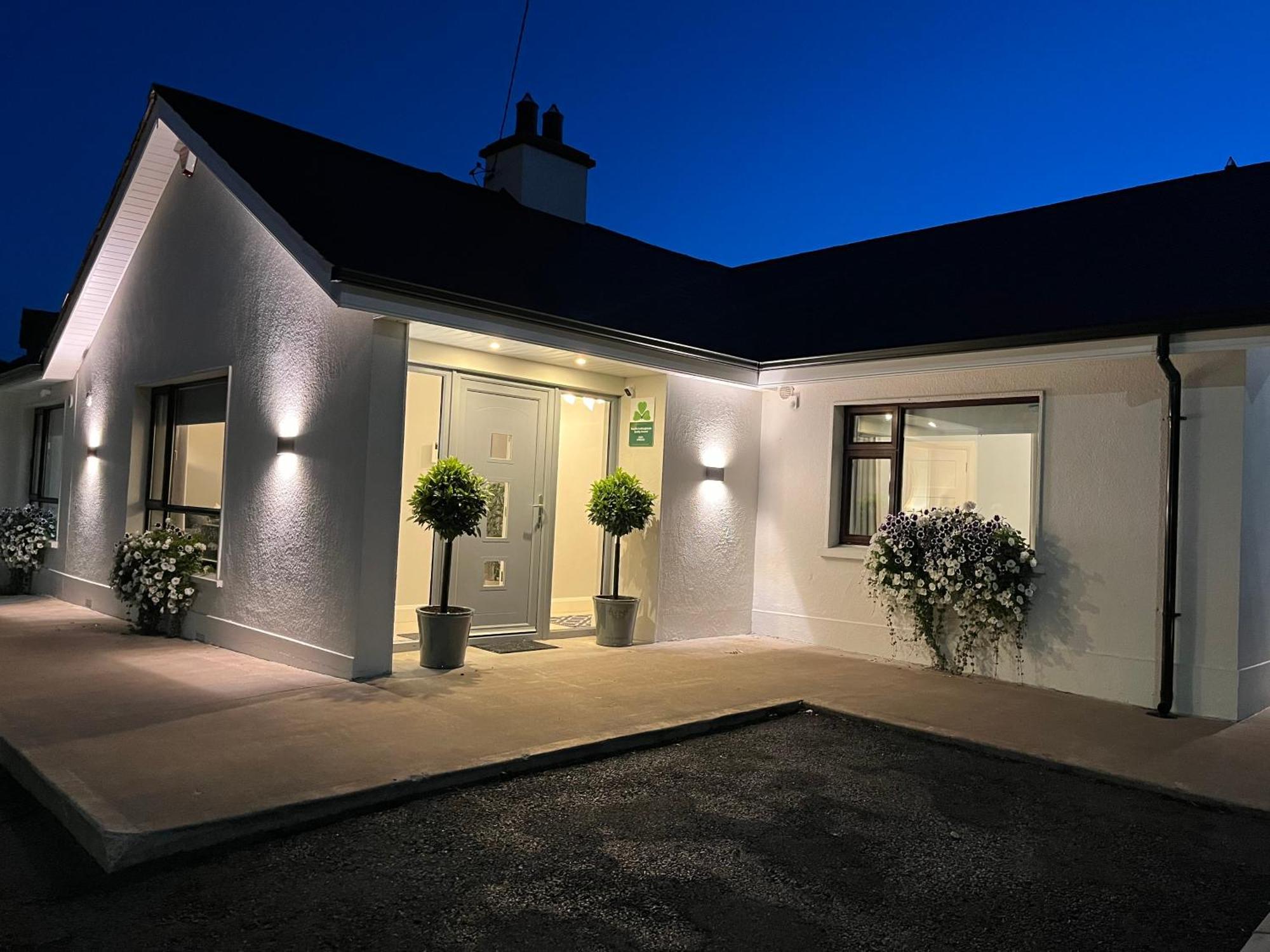 The Hillcrest, Luxury Accommodation In Castleblayney Town Екстер'єр фото