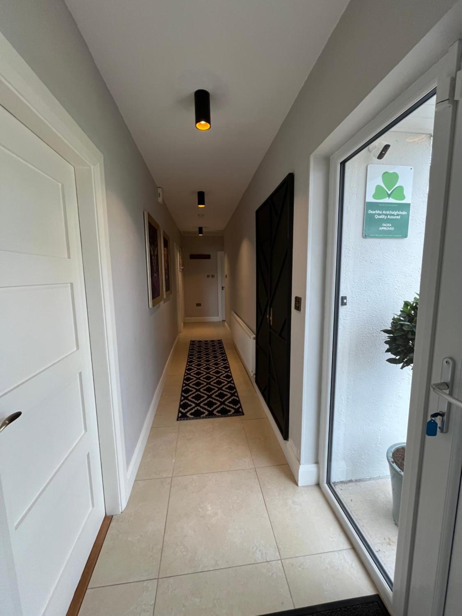 The Hillcrest, Luxury Accommodation In Castleblayney Town Екстер'єр фото
